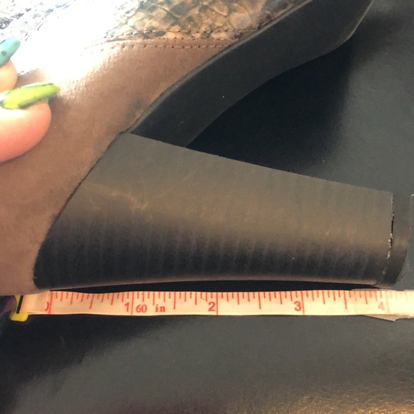 Nygard boots . Shake print. Taupe. Size 7 - Picture 9 of 10